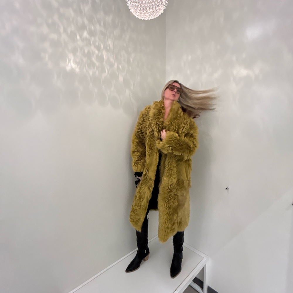 Shearling coat - Picture 5 of 8